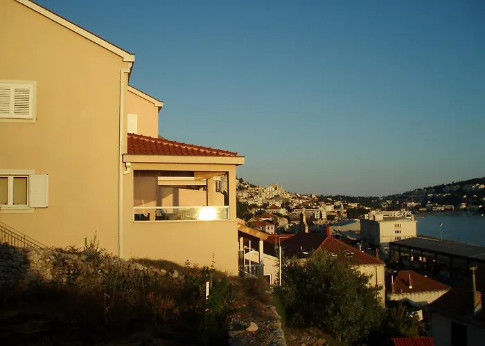 Apartments F & P