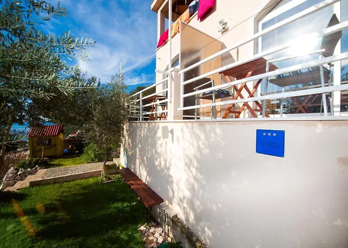 Apartments F & P
